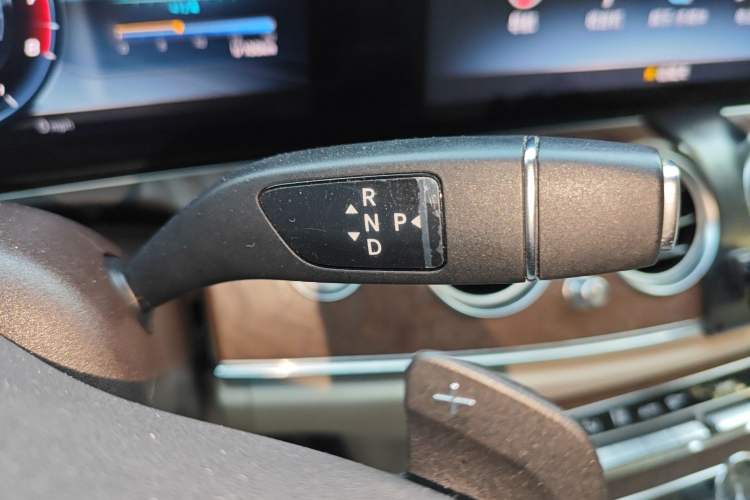 Used Mercedes-Benz E-Class 2019 Facelifted E 300 L Stylish Version Gear Lever