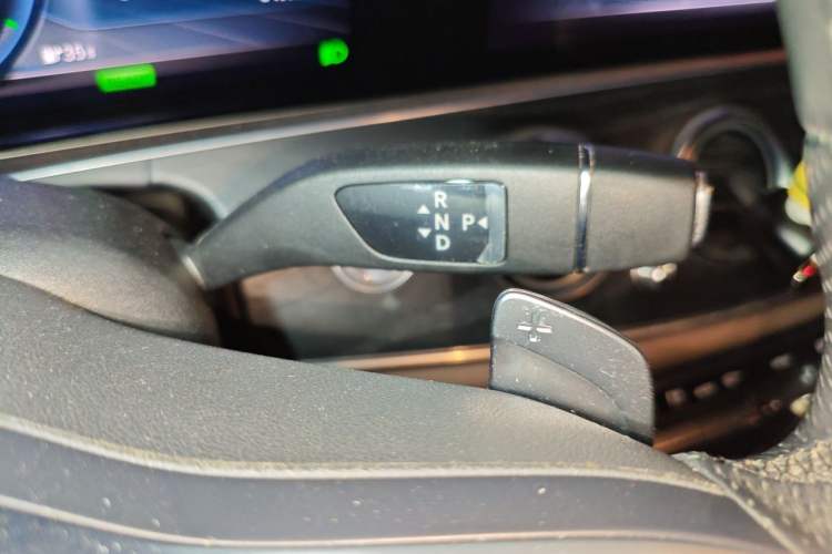 Used Mercedes-Benz E-Class 2019 E 260 L Sport Edition Gear Lever