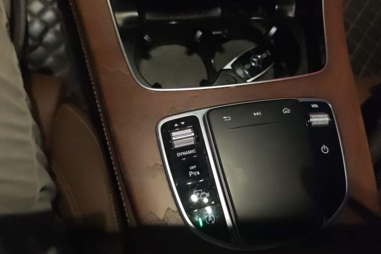 Used Mercedes-Benz E-Class 2019 E 200 L Gear Lever