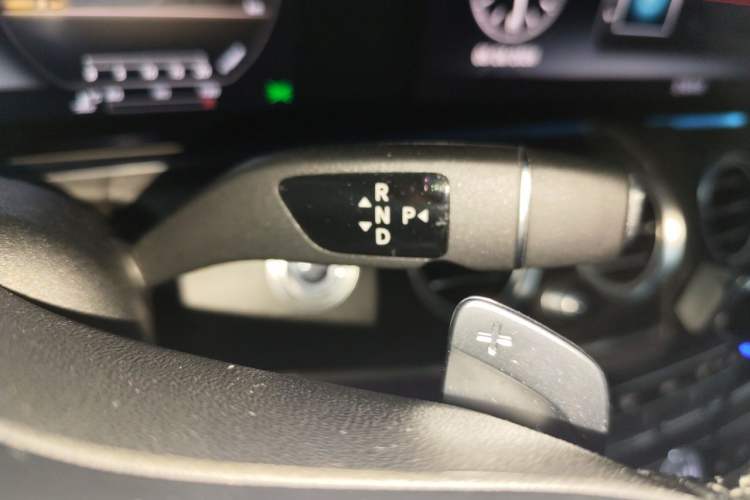 Used Mercedes-Benz E-Class 2019 Restyled E 300 L Sporty and Stylish Edition Gear Lever