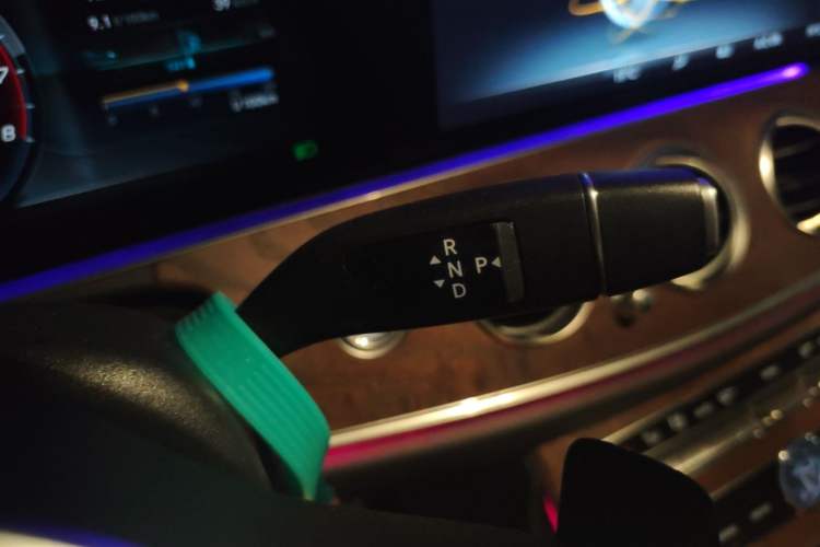 Used Mercedes-Benz E-Class 2019 E 300 L Stylish Model Gear Lever