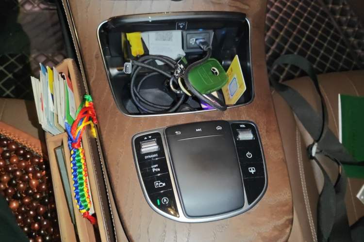 Used Mercedes-Benz E-Class 2019 Restyled E 300 L Luxury Edition Gear Lever