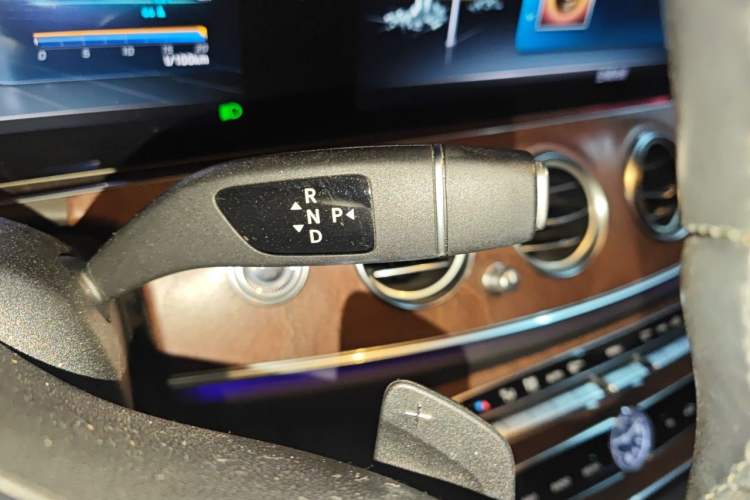 Used Mercedes-Benz E-Class 2019 Facelifted E 300 L Stylish Version Gear Lever