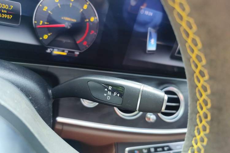 Used Mercedes-Benz E-Class 2019 Restyled E 300 L Sporty and Stylish Edition Gear Lever