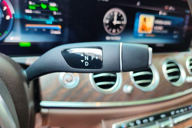 Used Mercedes-Benz E-Class 2019 E 260 L Gear Lever