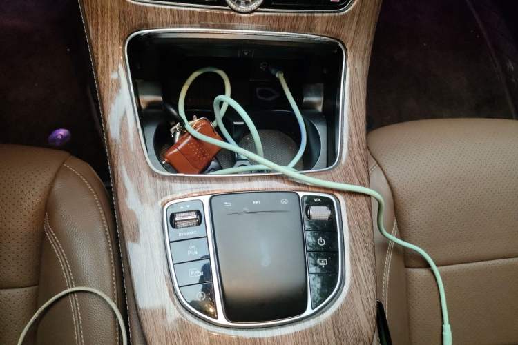 Used Mercedes-Benz E-Class 2019 E 300 L Sport Luxury Edition Gear Lever