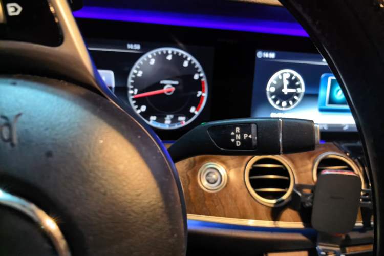 Used Mercedes-Benz E-Class 2019 E 300 L Luxury Model Gear Lever