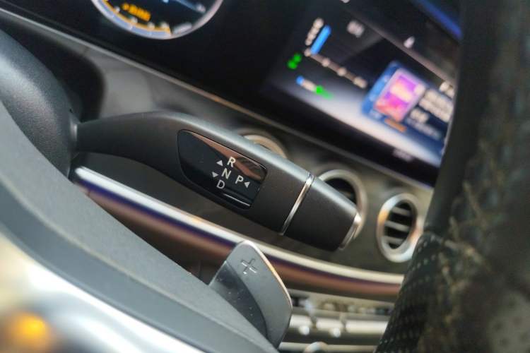 Used Mercedes-Benz E-Class 2019 E 260 L Sport Edition Gear Lever