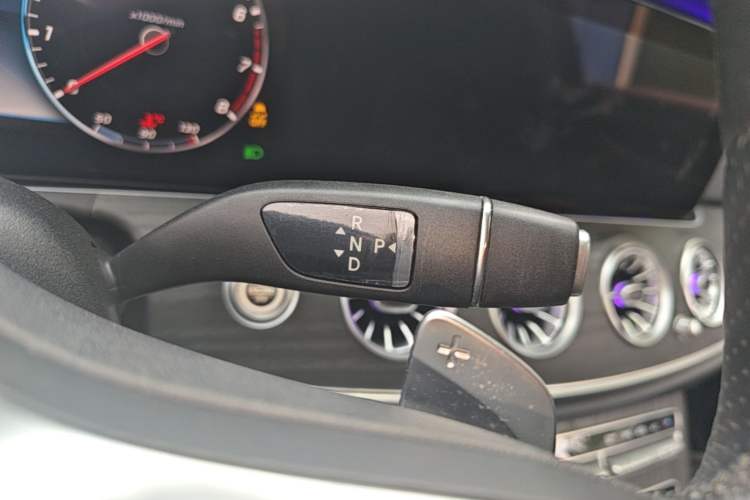 Used Mercedes-Benz E-Class 2019 Restyled E 300 L Sport Luxury Edition Gear Lever