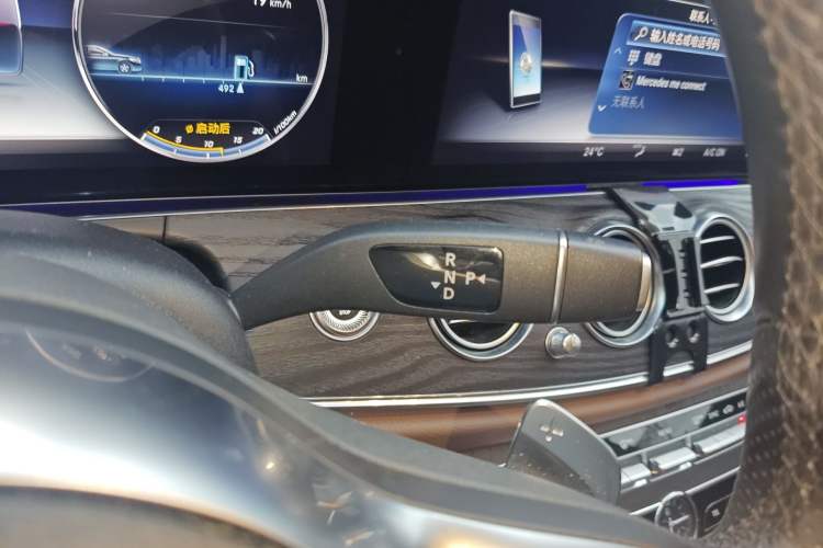 Used Mercedes-Benz E-Class 2019 E 300 L Sport Luxury Edition Gear Lever