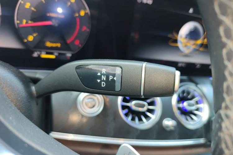 Used Mercedes-Benz E-Class 2019 E 300 L Sport Luxury Edition Gear Lever