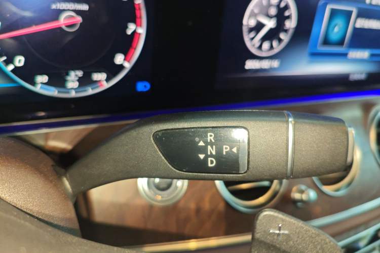 Used Mercedes-Benz E-Class 2019 E 200 L Gear Lever