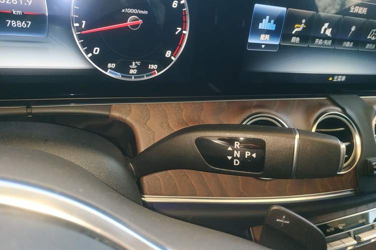 Used Mercedes-Benz E-Class 2019 Restyled E 300 L Luxury Edition Gear Lever