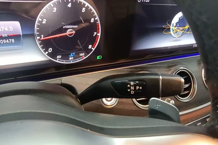 Used Mercedes-Benz E-Class 2019 Restyled E 300 L Sport Luxury Edition Gear Lever