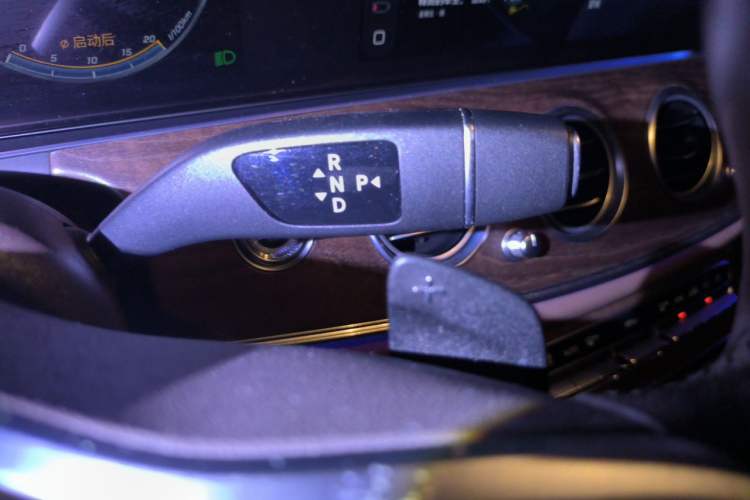 Used Mercedes-Benz E-Class 2019 E 200 L Gear Lever