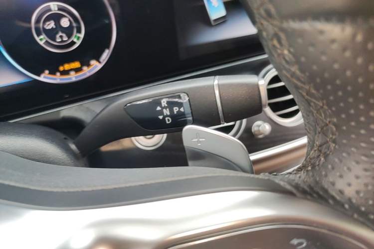 Used Mercedes-Benz E-Class 2019 Restyled E 300 L Sport Luxury Edition Gear Lever