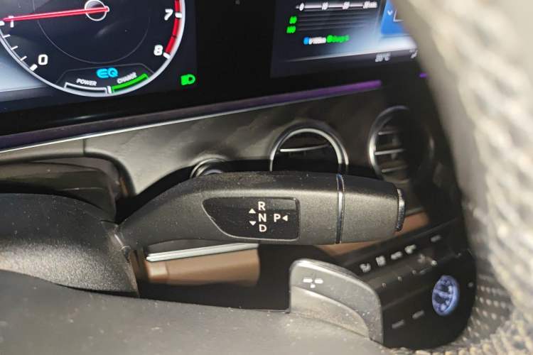 Used Mercedes-Benz E-Class 2019 E 260 L Sport 4MATIC Gear Lever
