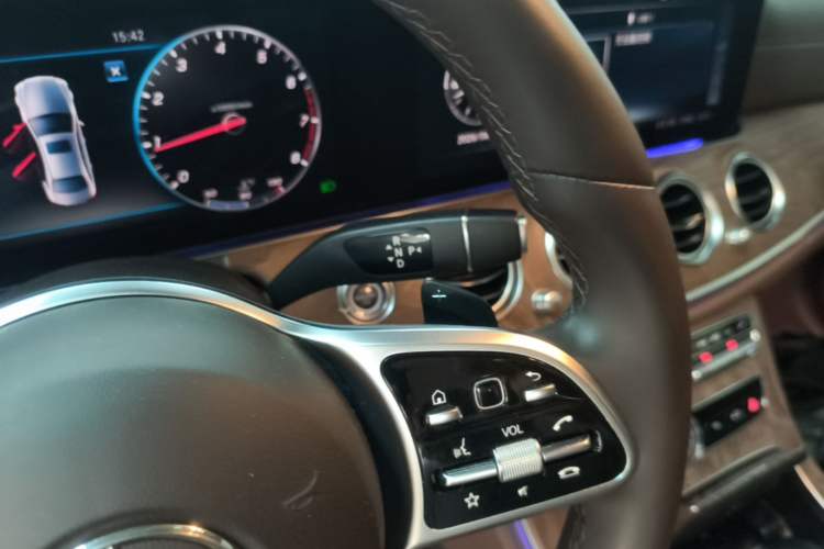 Used Mercedes-Benz E-Class 2019 Facelifted E 300 L Stylish Version Gear Lever