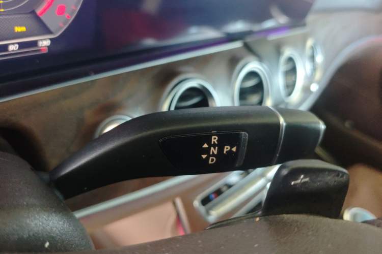 Used Mercedes-Benz E-Class 2019 E 200 L Gear Lever