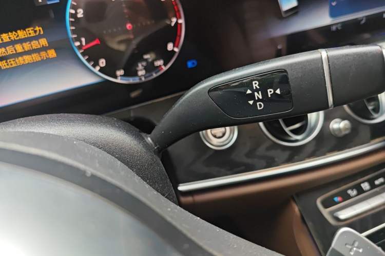 Used Mercedes-Benz E-Class 2019 E 300 L Sporty and Stylish Model Gear Lever