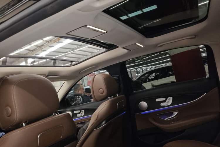 Used Mercedes-Benz E-Class 2019 E 300 L Sport Luxury Edition Headliner