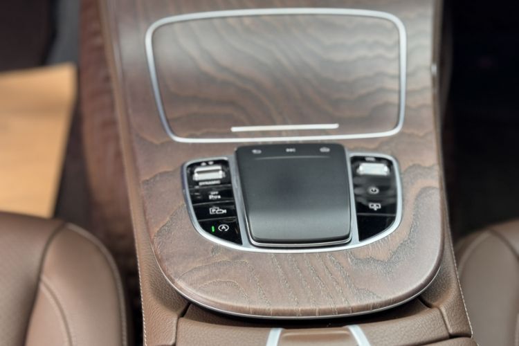 Used Mercedes-Benz E-Class 2019 Restyled E 300 L Luxury Edition Headliner