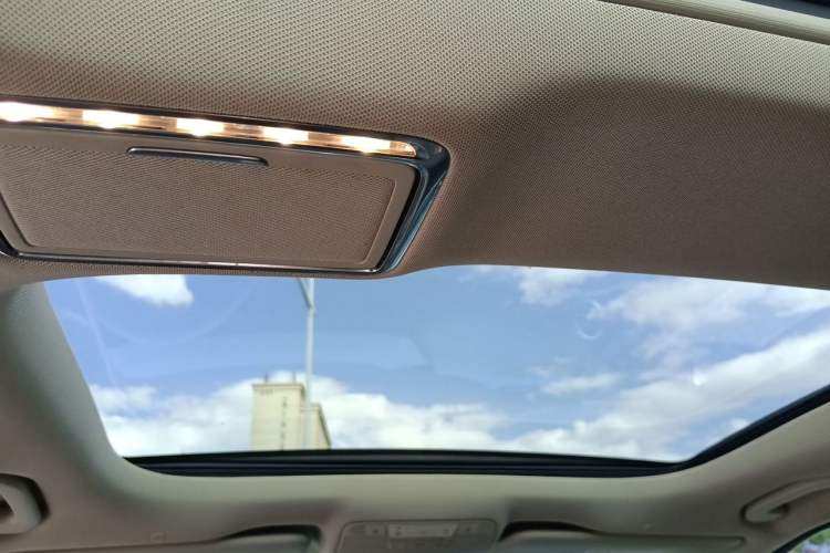 Used Mercedes-Benz E-Class 2019 Restyled E 300 L Sporty and Stylish Edition Headliner