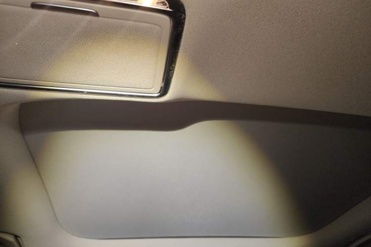 Used Mercedes-Benz E-Class 2019 Facelifted E 300 L Stylish Version Headliner