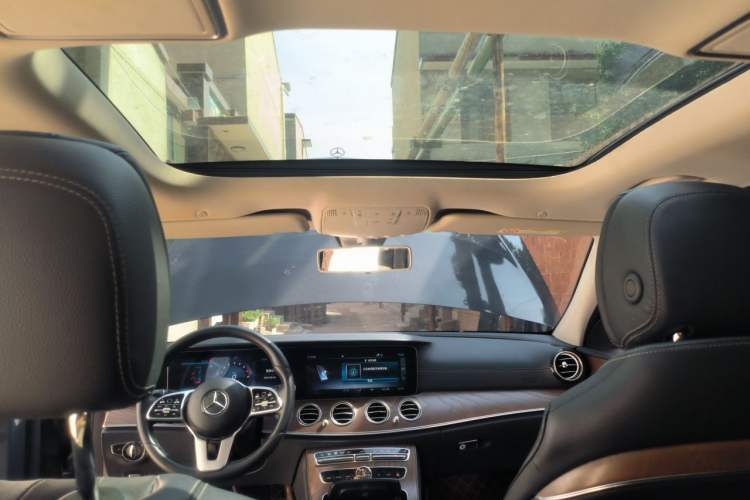 Used Mercedes-Benz E-Class 2019 E 260 L Headliner
