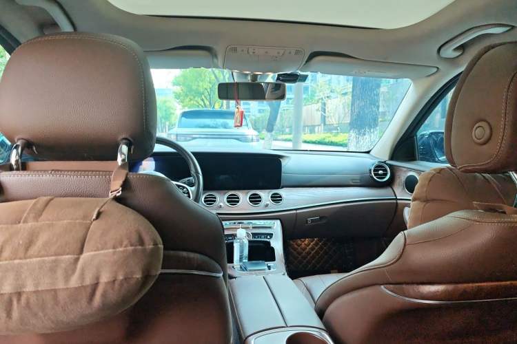 Used Mercedes-Benz E-Class 2019 Facelifted E 300 L Stylish Version Headliner