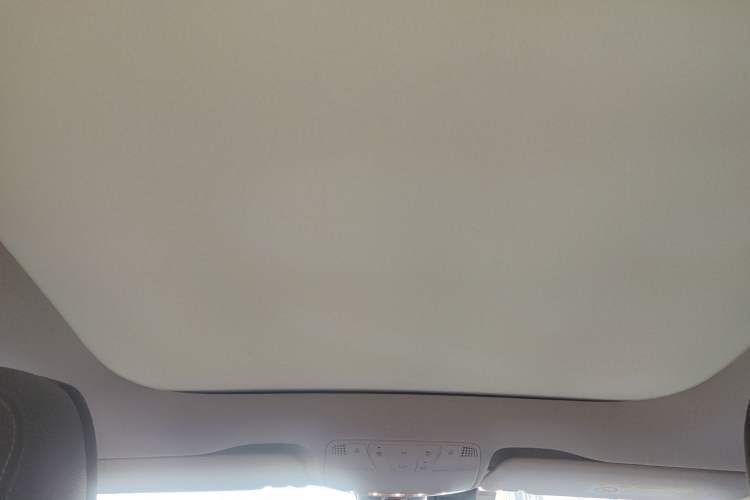 Used Mercedes-Benz E-Class 2019 E 300 L Sporty and Stylish Model