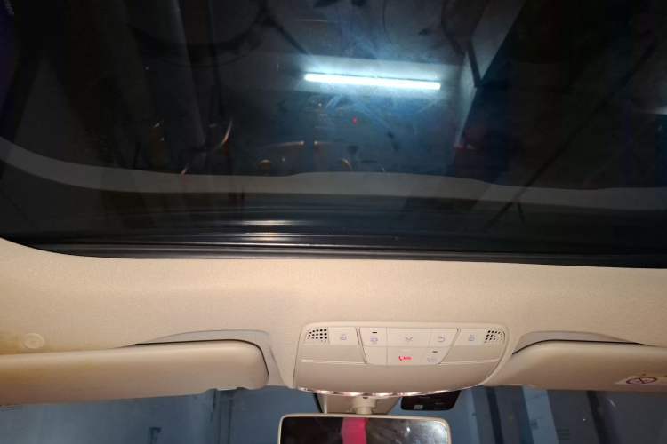 Used Mercedes-Benz E-Class 2019 Facelifted E 300 L Stylish Version Headliner