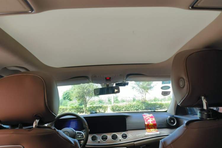 Used Mercedes-Benz E-Class 2019 Restyled E 300 L Luxury Edition Headliner
