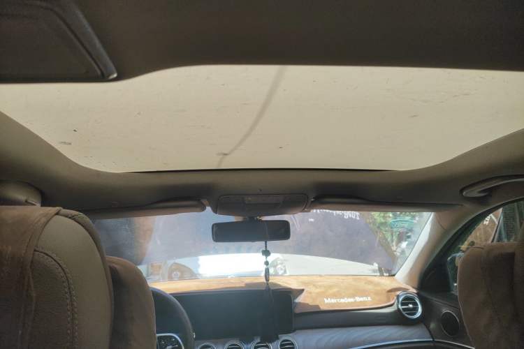 Used Mercedes-Benz E-Class 2019 E 260 L Headliner