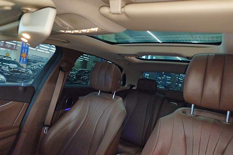 Used Mercedes-Benz E-Class 2019 Facelifted E 300 L Stylish Version Headliner