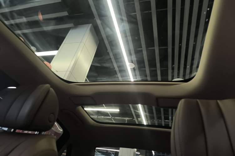 Used Mercedes-Benz E-Class 2019 Facelifted E 300 L Stylish Version Headliner