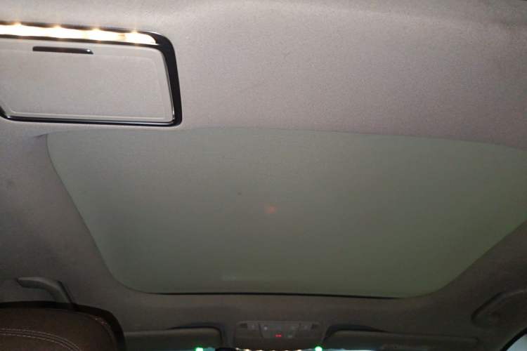 Used Mercedes-Benz E-Class 2019 E 260 L Headliner