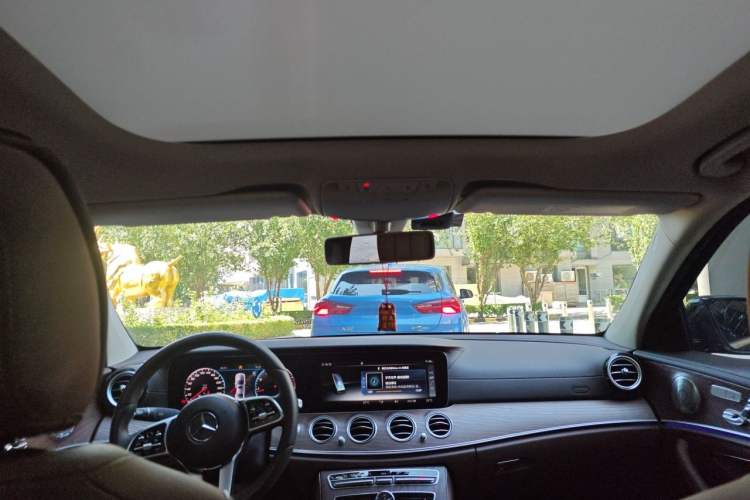 Used Mercedes-Benz E-Class 2019 Restyled E 300 L Luxury Edition Headliner