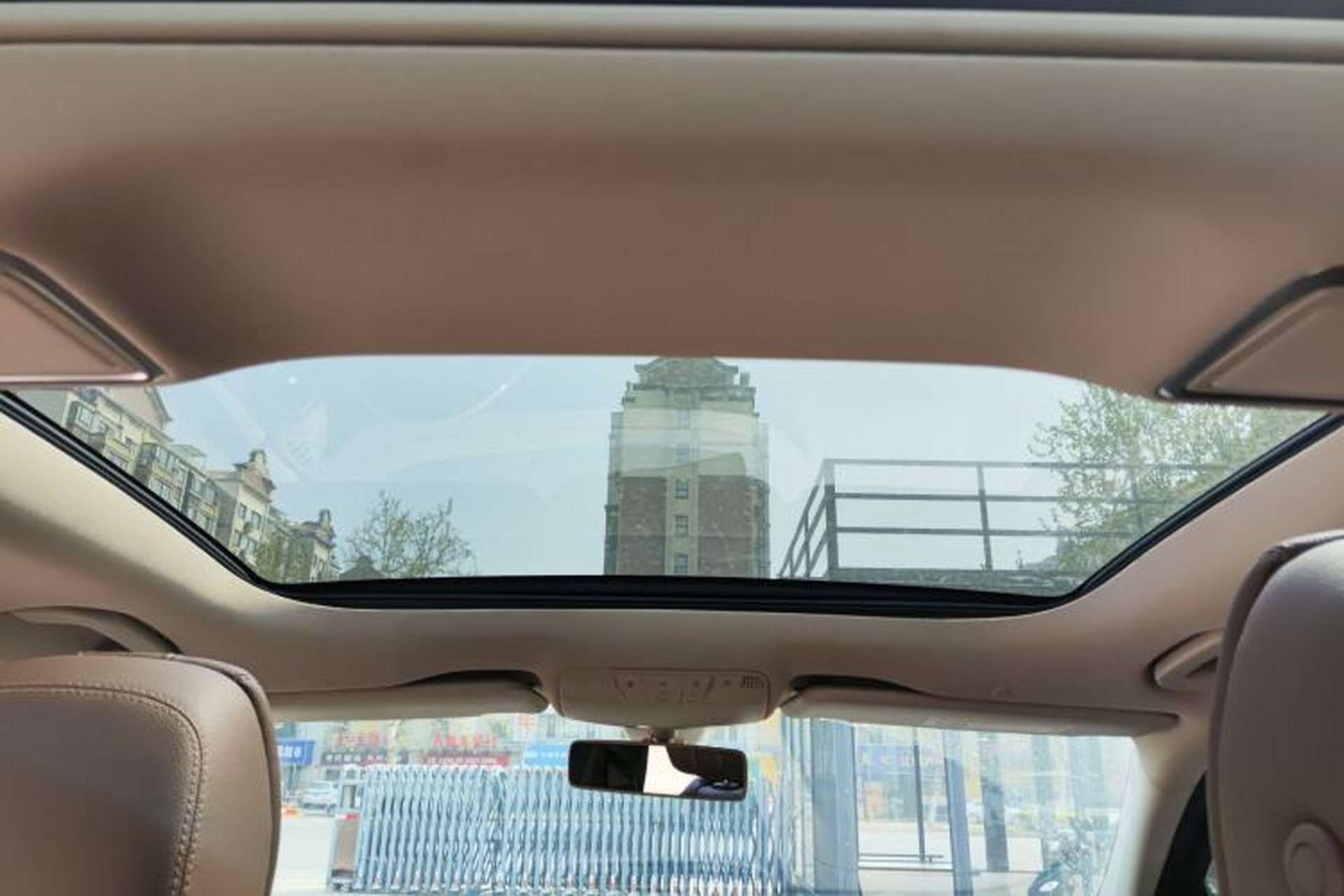 Used Mercedes-Benz E-Class 2019 Restyled E 300 L Luxury Edition Headliner