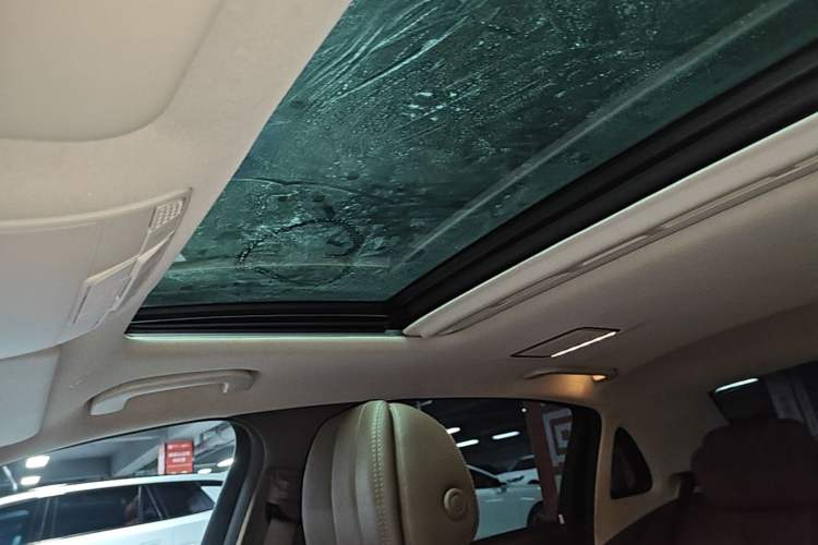 Used Mercedes-Benz E-Class 2019 E 260 L Headliner