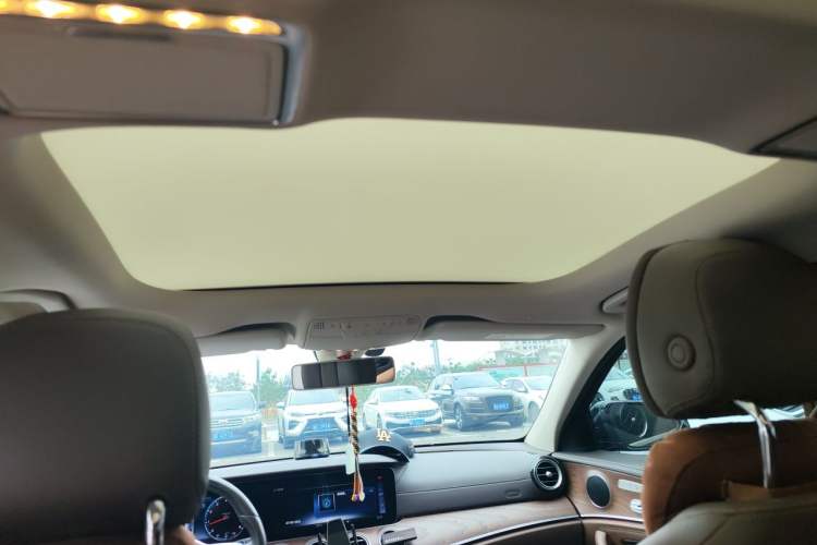 Used Mercedes-Benz E-Class 2019 Facelifted E 300 L Stylish Version Headliner