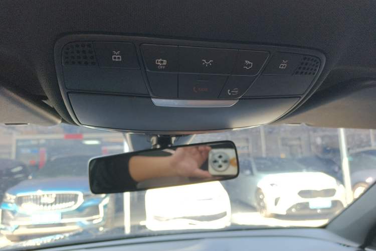 Used Mercedes-Benz E-Class 2019 E 200 Sport Edition Headliner