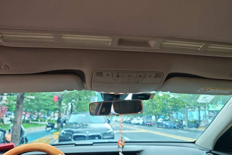 Used Mercedes-Benz E-Class 2019 E 260 L Headliner