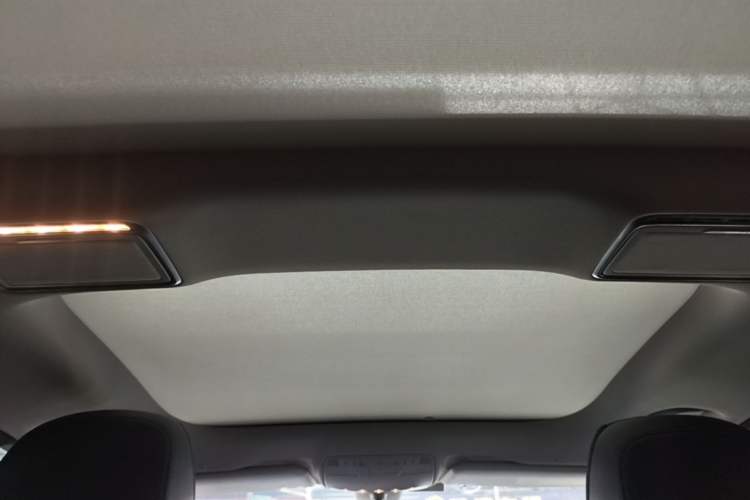Used Mercedes-Benz E-Class 2019 Restyled E 300 L Luxury Edition Headliner