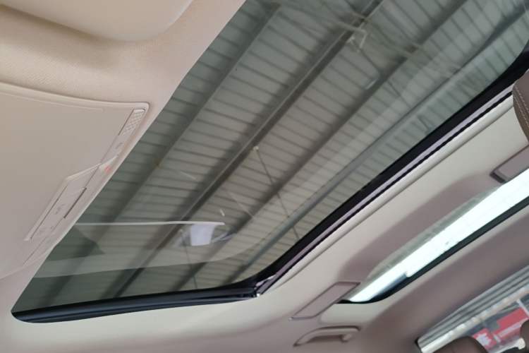 Used Mercedes-Benz E-Class 2019 Facelifted E 300 L Stylish Version Headliner