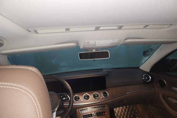 Used Mercedes-Benz E-Class 2019 E 260 L Headliner