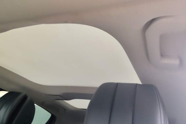 Used Mercedes-Benz E-Class 2019 Facelifted E 300 L Stylish Version Headliner