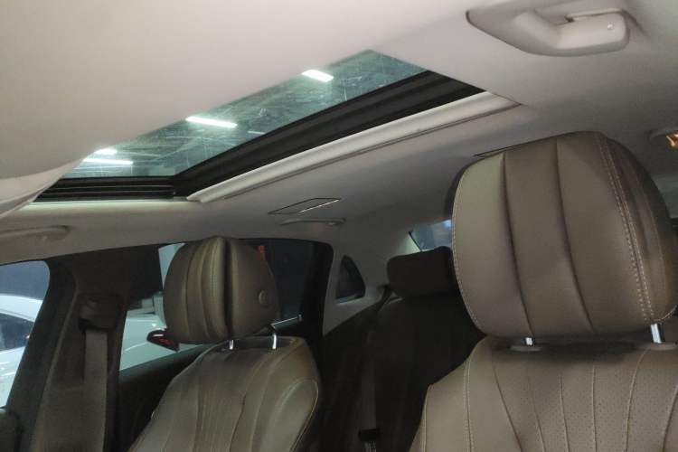 Used Mercedes-Benz E-Class 2019 E 260 L 4MATIC Headliner