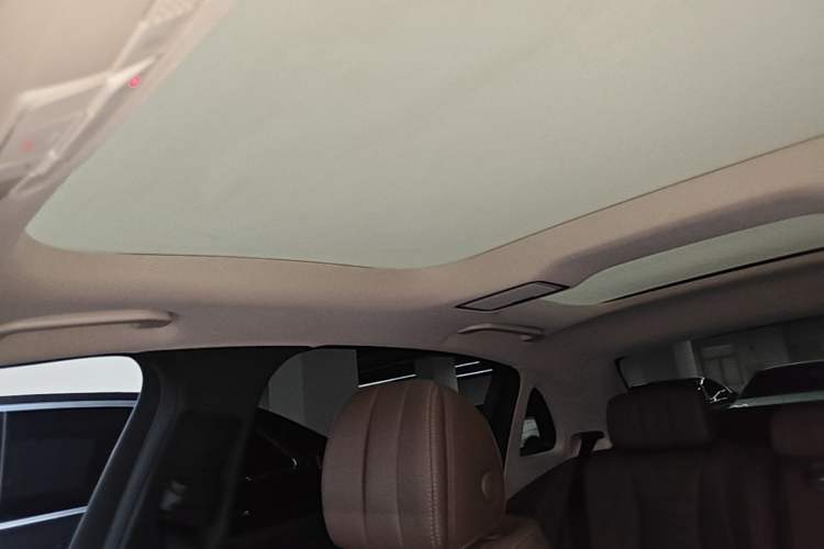 Used Mercedes-Benz E-Class 2019 E 200 L Sport Edition Headliner