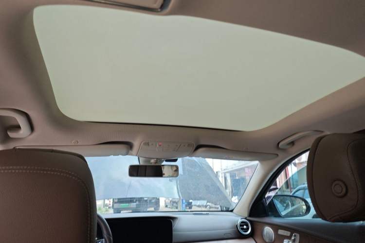 Used Mercedes-Benz E-Class 2019 Restyled E 300 L Luxury Edition Headliner